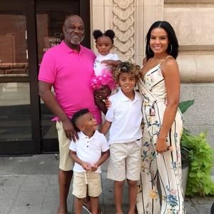 Meet your Posher, Mia nicole